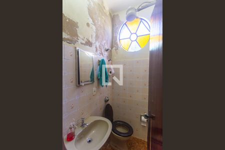 Casa à venda com 720m², 4 quartos e 4 vagas Casa à venda com 720m², 4 quartos e 4 vagasBanheiro de Serviço