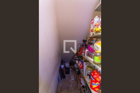 Casa à venda com 720m², 4 quartos e 4 vagas Casa à venda com 720m², 4 quartos e 4 vagasDespensa