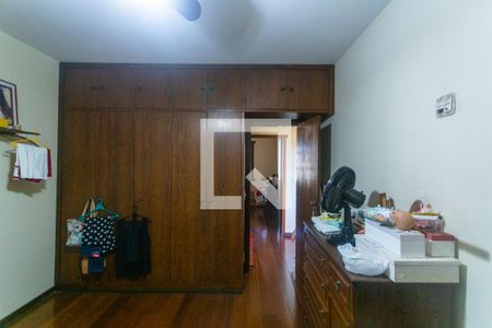 Casa à venda com 720m², 4 quartos e 4 vagas Casa à venda com 720m², 4 quartos e 4 vagasArmário do Quarto 2