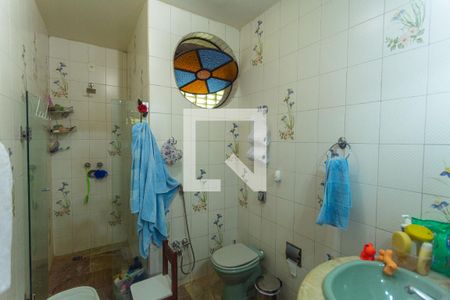 Casa à venda com 720m², 4 quartos e 4 vagas Casa à venda com 720m², 4 quartos e 4 vagasBanheiro Social