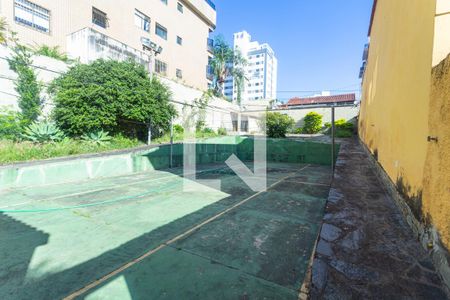 Casa à venda com 720m², 4 quartos e 4 vagas Casa à venda com 720m², 4 quartos e 4 vagasQuadra Esportiva