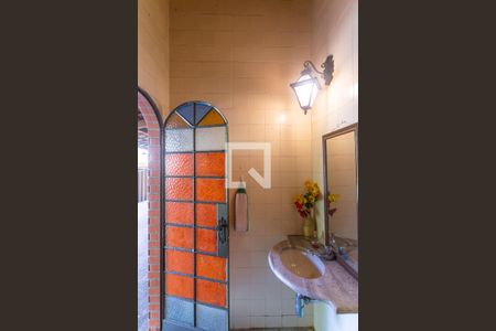 Casa à venda com 720m², 4 quartos e 4 vagas Casa à venda com 720m², 4 quartos e 4 vagasBanheiro da Área da Churrasqueira