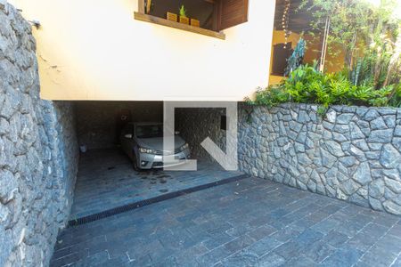 Casa à venda com 720m², 4 quartos e 4 vagas Casa à venda com 720m², 4 quartos e 4 vagasGaragem