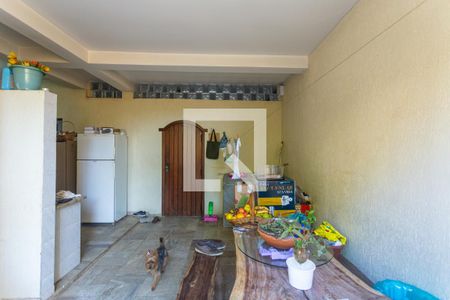 Casa à venda com 720m², 4 quartos e 4 vagas Casa à venda com 720m², 4 quartos e 4 vagasÁrea de Serviço