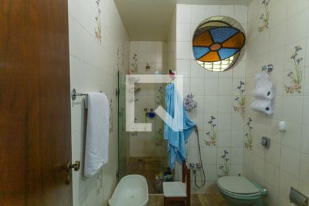 Casa à venda com 720m², 4 quartos e 4 vagas Casa à venda com 720m², 4 quartos e 4 vagasBanheiro Social