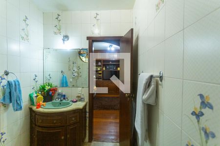 Casa à venda com 720m², 4 quartos e 4 vagas Casa à venda com 720m², 4 quartos e 4 vagasBanheiro Social