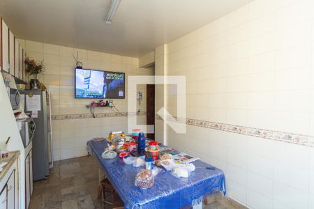 Casa à venda com 720m², 4 quartos e 4 vagas Casa à venda com 720m², 4 quartos e 4 vagasCozinha