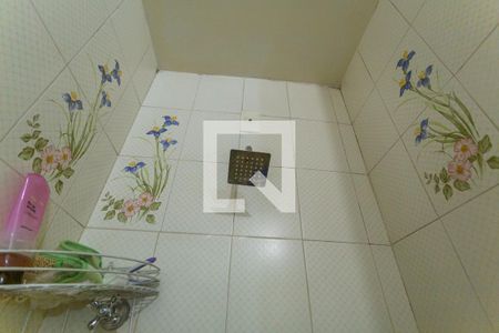 Casa à venda com 720m², 4 quartos e 4 vagas Casa à venda com 720m², 4 quartos e 4 vagasChuveiro do Banheiro Social