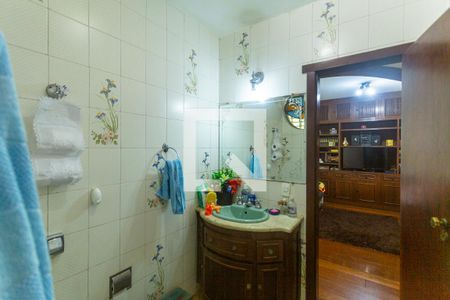 Casa à venda com 720m², 4 quartos e 4 vagas Casa à venda com 720m², 4 quartos e 4 vagasBanheiro Social