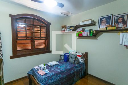 Casa à venda com 720m², 4 quartos e 4 vagas Casa à venda com 720m², 4 quartos e 4 vagasQuarto 2