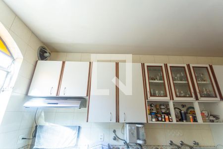 Casa à venda com 720m², 4 quartos e 4 vagas Casa à venda com 720m², 4 quartos e 4 vagasArmário da Cozinha