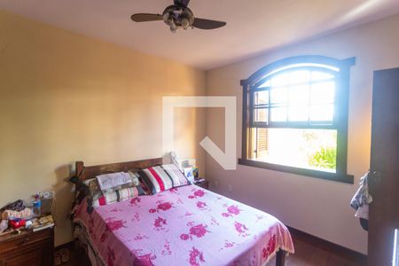 Casa à venda com 720m², 4 quartos e 4 vagas Casa à venda com 720m², 4 quartos e 4 vagasSuíte