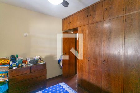 Casa à venda com 720m², 4 quartos e 4 vagas Casa à venda com 720m², 4 quartos e 4 vagasQuarto 3