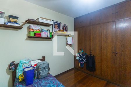 Casa à venda com 720m², 4 quartos e 4 vagas Casa à venda com 720m², 4 quartos e 4 vagasQuarto 2