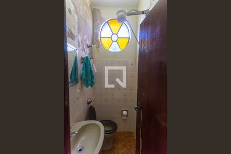 Casa à venda com 720m², 4 quartos e 4 vagas Casa à venda com 720m², 4 quartos e 4 vagasBanheiro de Serviço