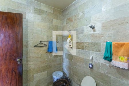 Casa à venda com 720m², 4 quartos e 4 vagas Casa à venda com 720m², 4 quartos e 4 vagasBanheiro da Suíte