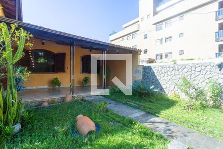 Casa à venda com 720m², 4 quartos e 4 vagas Casa à venda com 720m², 4 quartos e 4 vagasJardim