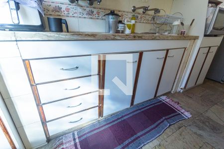 Casa à venda com 720m², 4 quartos e 4 vagas Casa à venda com 720m², 4 quartos e 4 vagasArmário da Cozinha