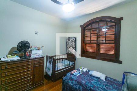 Casa à venda com 720m², 4 quartos e 4 vagas Casa à venda com 720m², 4 quartos e 4 vagasQuarto 2