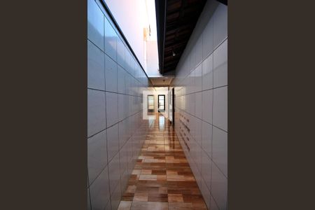 Casa à venda com 237m², 4 quartos e 4 vagasCorredor