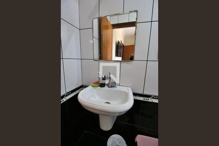 Casa à venda com 237m², 4 quartos e 4 vagasBanheiro do Quarto 4 (suíte)