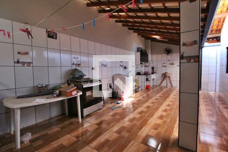 Casa à venda com 237m², 4 quartos e 4 vagasÁrea dos fundos