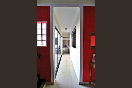 Casa à venda com 237m², 4 quartos e 4 vagasCorredor