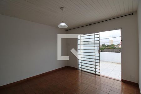 Sala de casa para alugar com 2 quartos, 150m² em Jardim Monte Azul, São Paulo