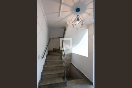 Apartamento à venda com 200m², 3 quartos e 3 vagasEscada