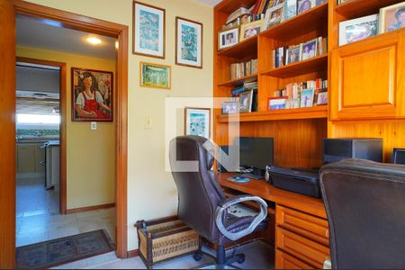 Escritório de apartamento para alugar com 3 quartos, 240m² em Bom Fim, Porto Alegre