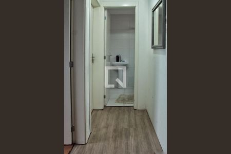 Corredor de apartamento para alugar com 2 quartos, 58m² em Piratini, Alvorada