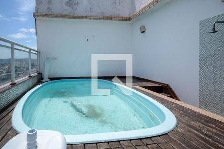 Apartamento à venda com 94m², 2 quartos e 1 vaga Apartamento à venda com 94m², 2 quartos e 1 vagaPiscina