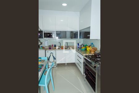 Apartamento para alugar com 215m², 4 quartos e 4 vagas Apartamento para alugar com 215m², 4 quartos e 4 vagasCozinha
