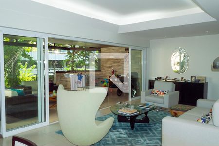 Apartamento para alugar com 215m², 4 quartos e 4 vagas Apartamento para alugar com 215m², 4 quartos e 4 vagasSala