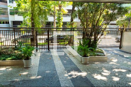 Apartamento para alugar com 215m², 4 quartos e 4 vagas Apartamento para alugar com 215m², 4 quartos e 4 vagasFachada e portaria