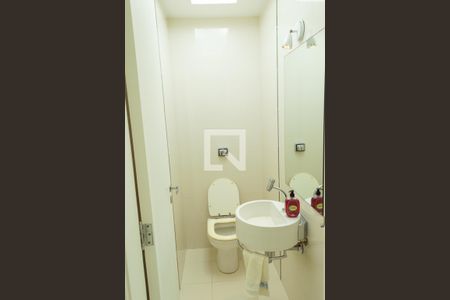 Apartamento para alugar com 215m², 4 quartos e 4 vagas Apartamento para alugar com 215m², 4 quartos e 4 vagasLavabo