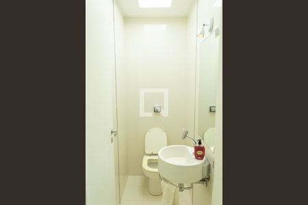 Apartamento para alugar com 215m², 4 quartos e 4 vagas Apartamento para alugar com 215m², 4 quartos e 4 vagasLavabo