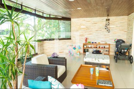 Apartamento para alugar com 215m², 4 quartos e 4 vagas Apartamento para alugar com 215m², 4 quartos e 4 vagasVaranda da Sala