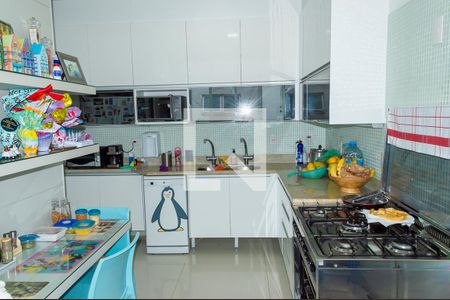 Apartamento para alugar com 215m², 4 quartos e 4 vagas Apartamento para alugar com 215m², 4 quartos e 4 vagasCozinha