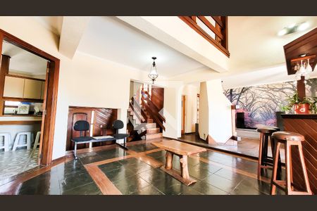 Sala de casa para alugar com 4 quartos, 498m² em Jardim Presidente Wenceslau, Campinas