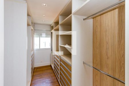 Apartamento para alugar com 134m², 2 quartos e 3 vagas Apartamento para alugar com 134m², 2 quartos e 3 vagasCloset da Suíte 1