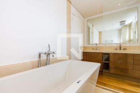 Apartamento para alugar com 134m², 2 quartos e 3 vagas Apartamento para alugar com 134m², 2 quartos e 3 vagasBanheiro da Suíte 1