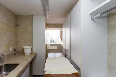 Apartamento para alugar com 134m², 2 quartos e 3 vagas Apartamento para alugar com 134m², 2 quartos e 3 vagasLavanderia