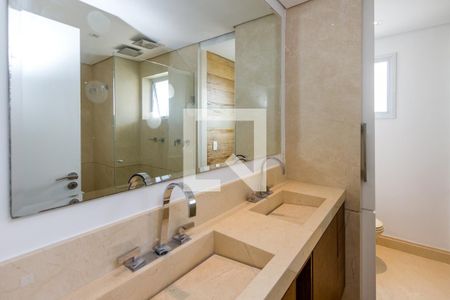 Apartamento para alugar com 134m², 2 quartos e 3 vagas Apartamento para alugar com 134m², 2 quartos e 3 vagasBanheiro da Suíte 1