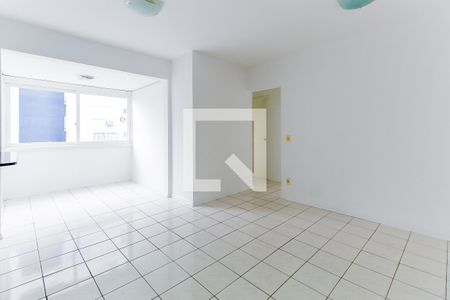 Sala de apartamento para alugar com 3 quartos, 70m² em Chácara das Pedras, Porto Alegre