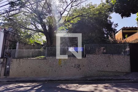 Casa para alugar com 170m², 4 quartos e 2 vagasFachada