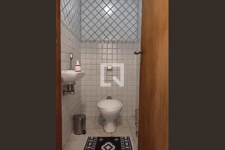 Casa para alugar com 170m², 4 quartos e 2 vagasLavabo