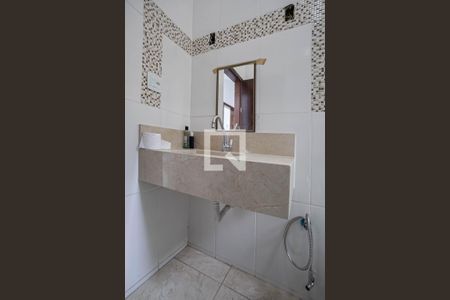 Casa à venda com 300m², 4 quartos e 3 vagasBanheiro social