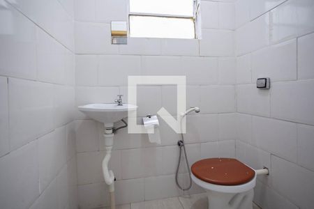 Casa à venda com 300m², 4 quartos e 3 vagasBarracão 1 - Banheiro social