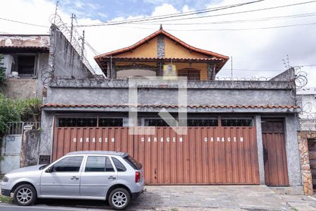 Casa à venda com 300m², 4 quartos e 3 vagasFachada
